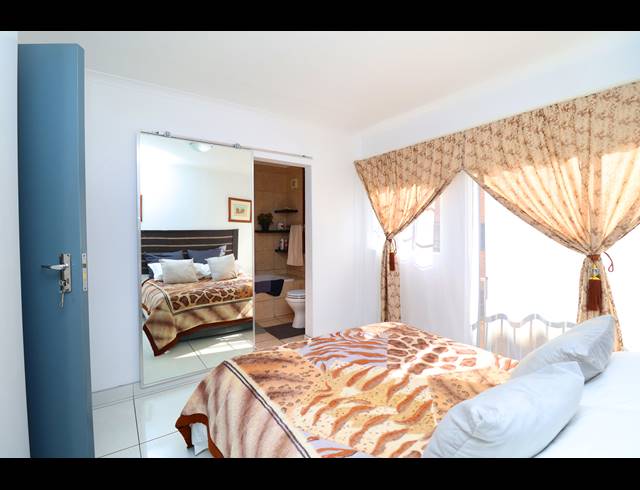 1 BEDROOM APARTMENT FOR SALE IN FERNDALE